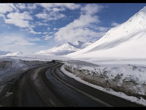 Winter Road in Kazbegi - ზამთრის გზა ყაზბეგში - Зимняя дорога в Казбеги (BMW 330XI)
